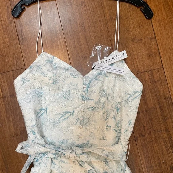 Alice & Olivia nwt floral lace jumper